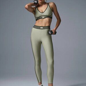 Airlift High-Waist 7/8 Line Up Legging in LIMESTONE size SMALL
